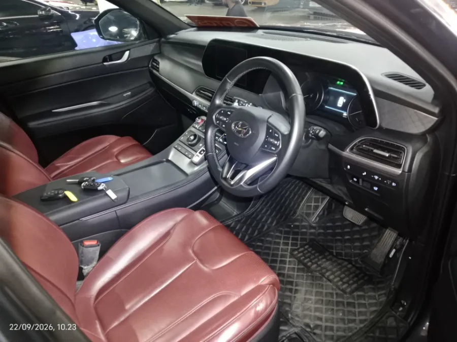 Foto Mobil Bekas Kabin Depan Hyundai Palisade 2.2 tahun 2021