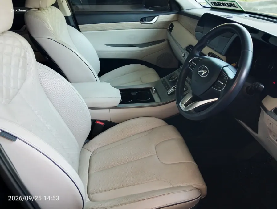 Foto Mobil Bekas Kabin Depan Hyundai Palisade 2.2 tahun 2021