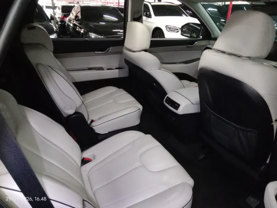 Foto Mobil Bekas Kabin Belakang Hyundai Palisade 2.2 tahun 2022