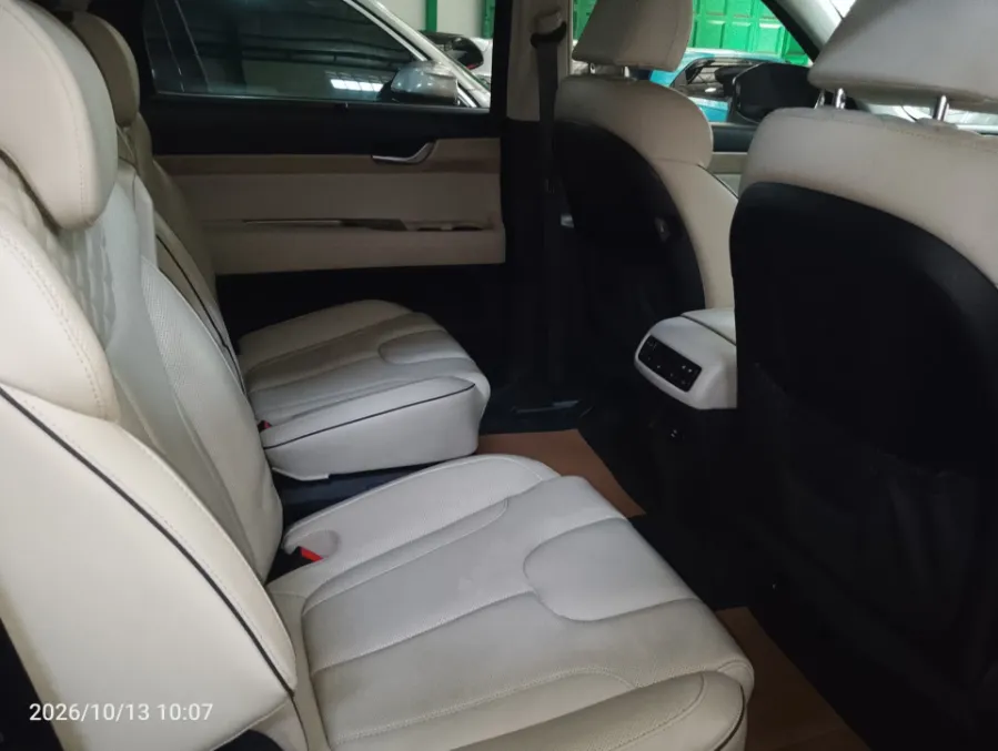 Foto Mobil Bekas Kabin Belakang Hyundai Palisade 2.2 tahun 2022
