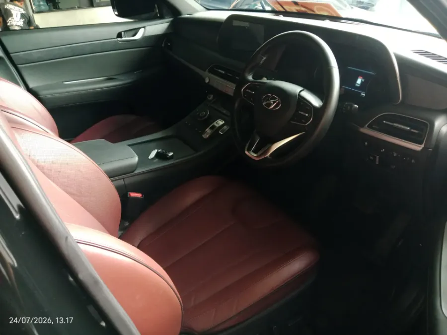 Foto Mobil Bekas Kabin Depan Hyundai Palisade 2.2 tahun 2022