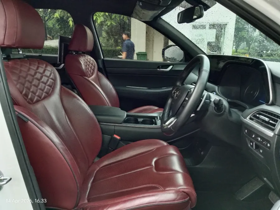 Foto Mobil Bekas Kabin Depan Hyundai Palisade 2.2 tahun 2022