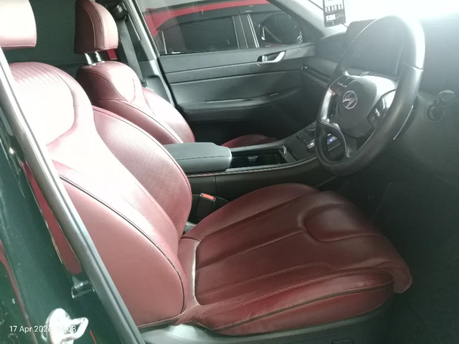 Foto Mobil Bekas Kabin Depan Hyundai Palisade 2.2 tahun 2022