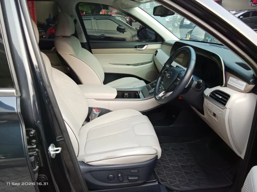 Foto Mobil Bekas Kabin Depan Hyundai Palisade 2.2 tahun 2022