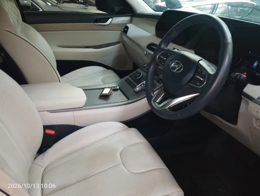 Foto Mobil Bekas Kabin Depan Hyundai Palisade 2.2 tahun 2022
