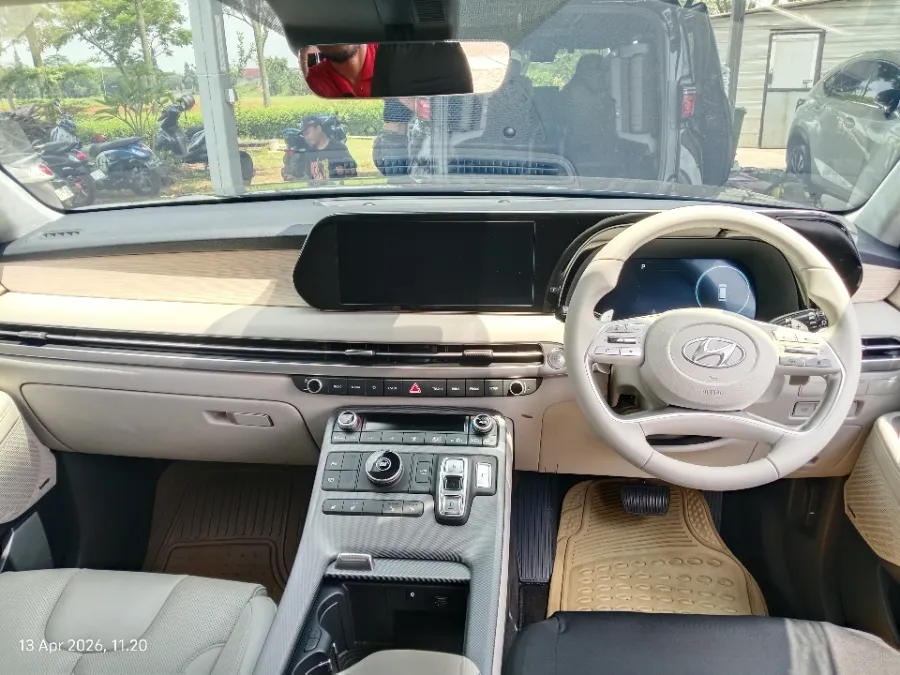 Foto Mobil Bekas Dashboard Hyundai Palisade 2.2 tahun 2023