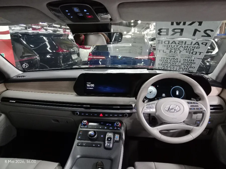 Foto Mobil Bekas Dashboard Hyundai Palisade 2.2 tahun 2023