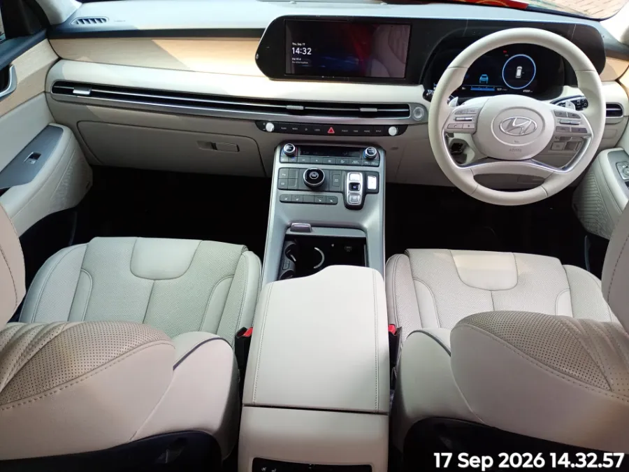 Foto Mobil Bekas Dashboard Hyundai Palisade 2.2 tahun 2023