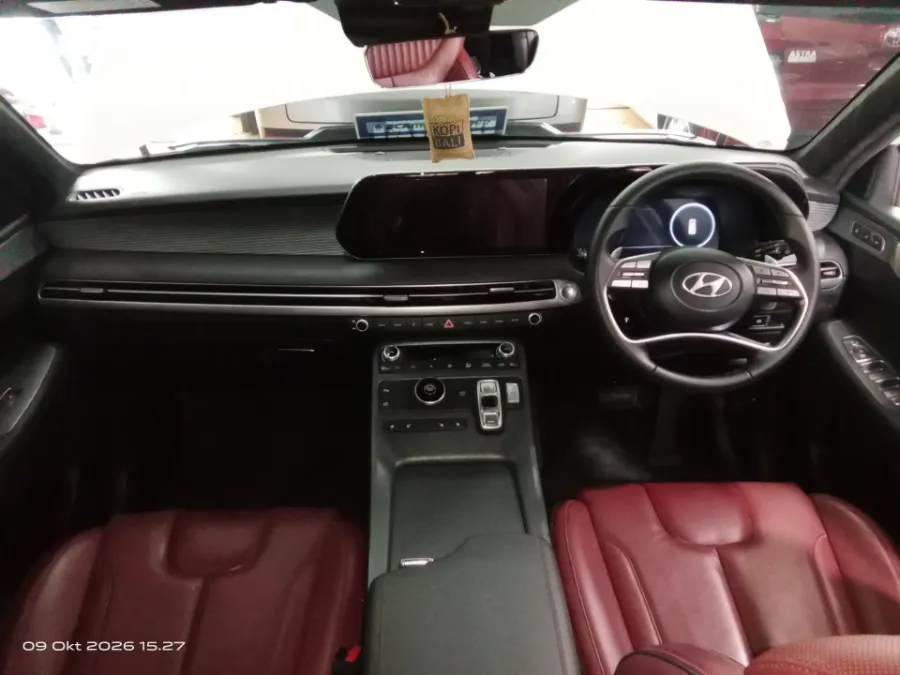Foto Mobil Bekas Dashboard Hyundai Palisade 2.2 tahun 2023