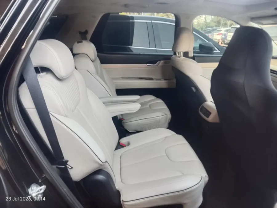 Foto Mobil Bekas Kabin Belakang Hyundai Palisade 2.2 tahun 2023