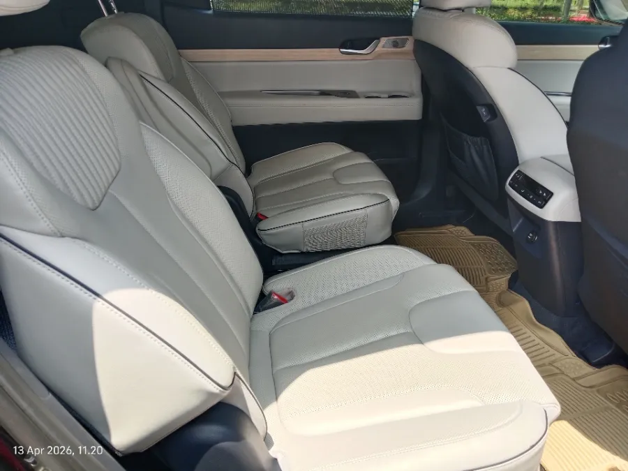 Foto Mobil Bekas Kabin Belakang Hyundai Palisade 2.2 tahun 2023