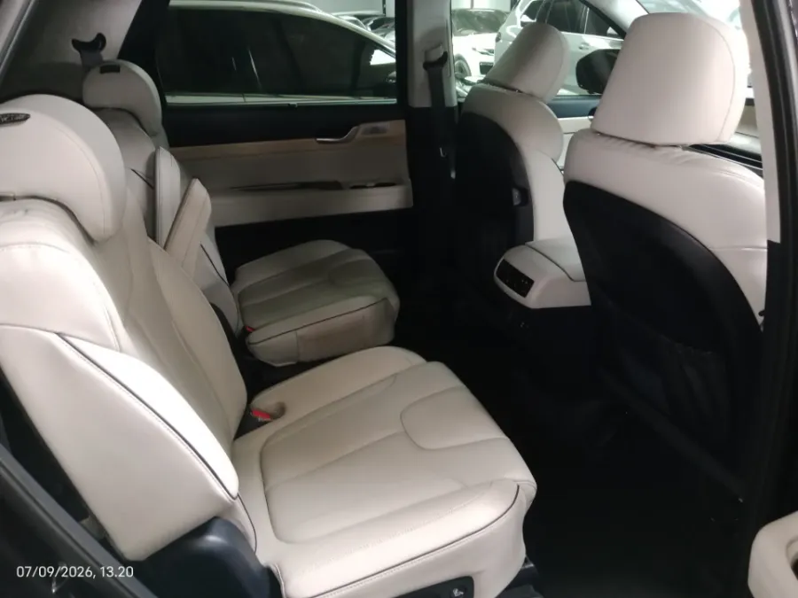 Foto Mobil Bekas Kabin Belakang Hyundai Palisade 2.2 tahun 2023