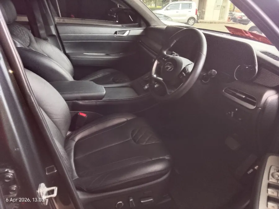 Foto Mobil Bekas Kabin Depan Hyundai Palisade 2.2 tahun 2023