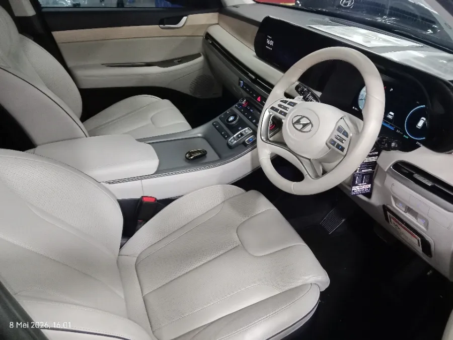 Foto Mobil Bekas Kabin Depan Hyundai Palisade 2.2 tahun 2023