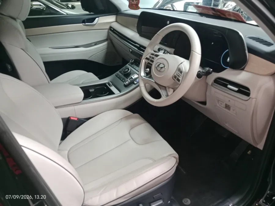 Foto Mobil Bekas Kabin Depan Hyundai Palisade 2.2 tahun 2023