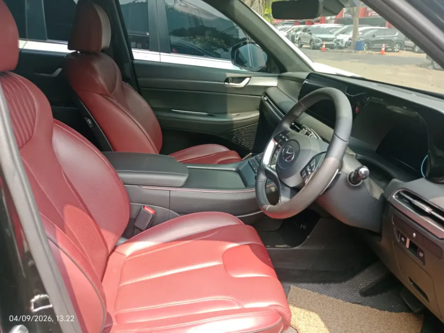 Foto Mobil Bekas Kabin Depan Hyundai Palisade 2.2 tahun 2023
