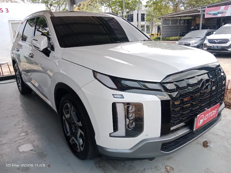 Foto Mobil Bekas Kanan Depan Hyundai Palisade 2.2 tahun 2023
