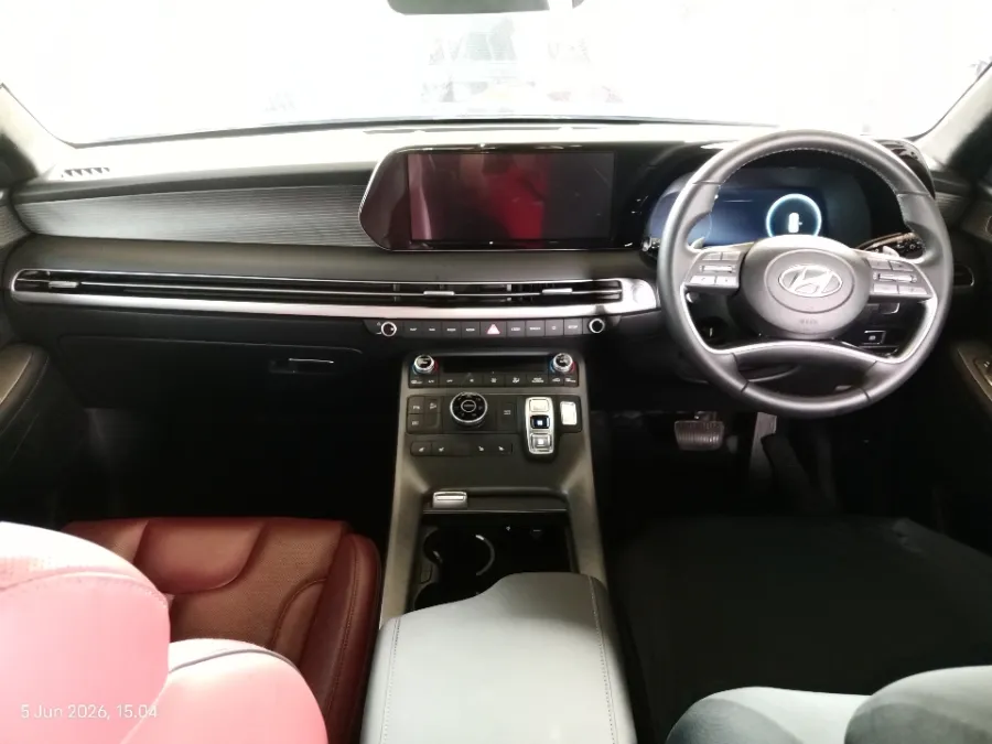 Foto Mobil Bekas Dashboard Hyundai Palisade 2.2 tahun 2024