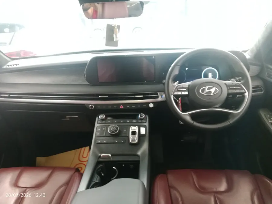 Foto Mobil Bekas Dashboard Hyundai Palisade 2.2 tahun 2024