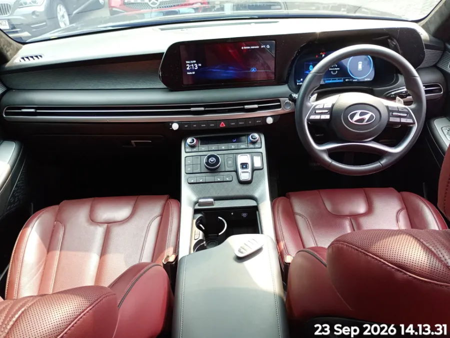 Foto Mobil Bekas Dashboard Hyundai Palisade 2.2 tahun 2024