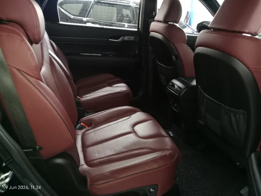 Foto Mobil Bekas Kabin Belakang Hyundai Palisade 2.2 tahun 2024