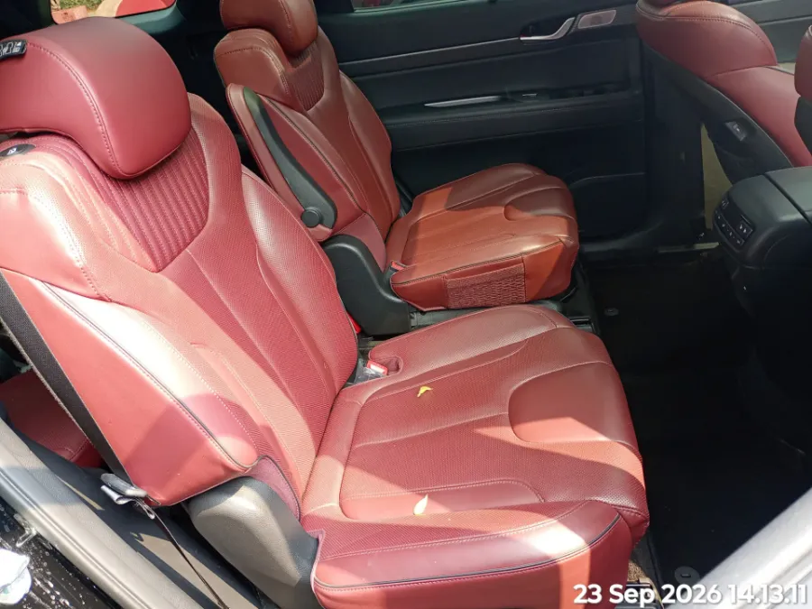 Foto Mobil Bekas Kabin Belakang Hyundai Palisade 2.2 tahun 2024