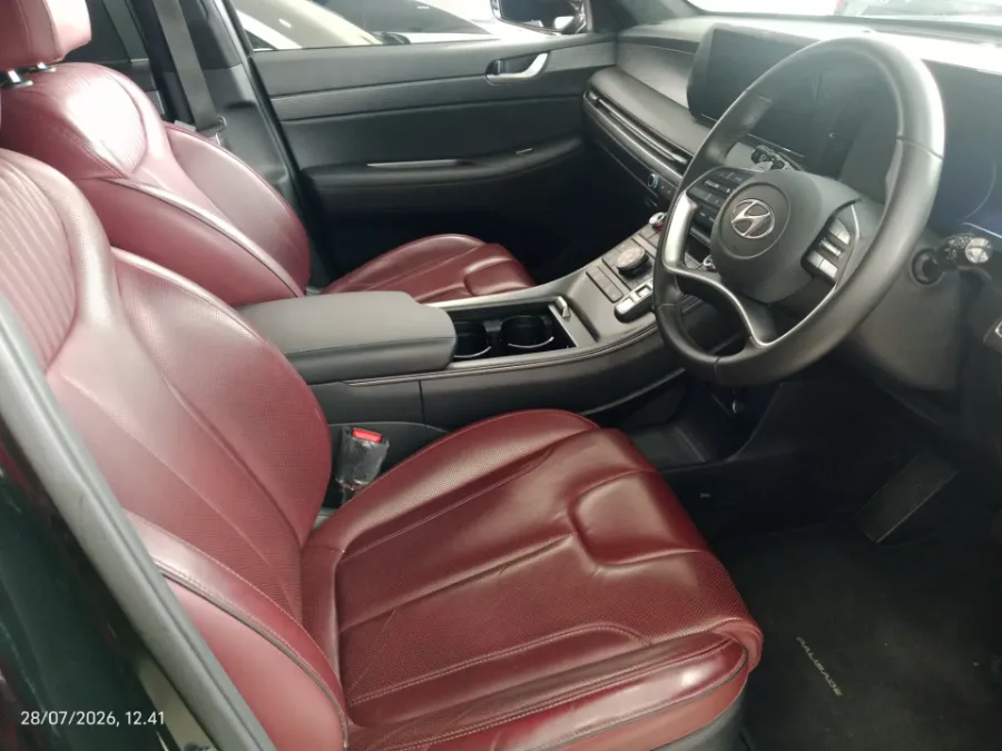 Foto Mobil Bekas Kabin Depan Hyundai Palisade 2.2 tahun 2024