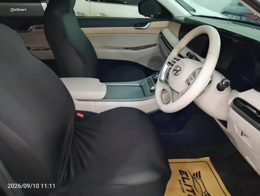 Foto Mobil Bekas Kabin Depan Hyundai Palisade 2.2 tahun 2024