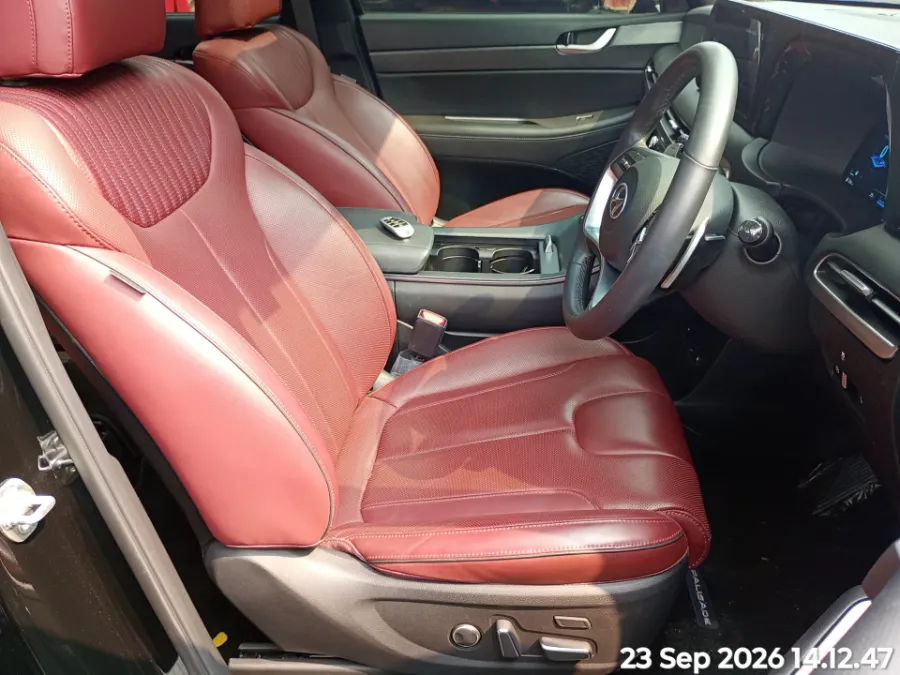 Foto Mobil Bekas Kabin Depan Hyundai Palisade 2.2 tahun 2024