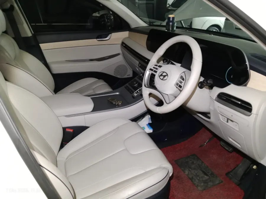 Foto Mobil Bekas Kabin Depan Hyundai Palisade 2.2 tahun 2024