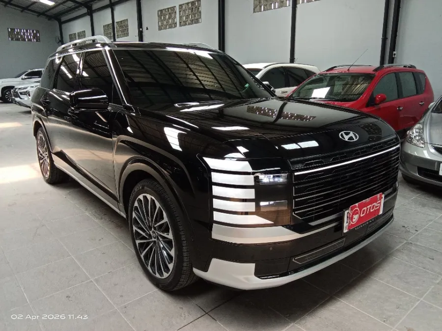 Foto Mobil Bekas Kanan Depan Hyundai Palisade Hybrid 2.5 Calligraphy tahun 2025