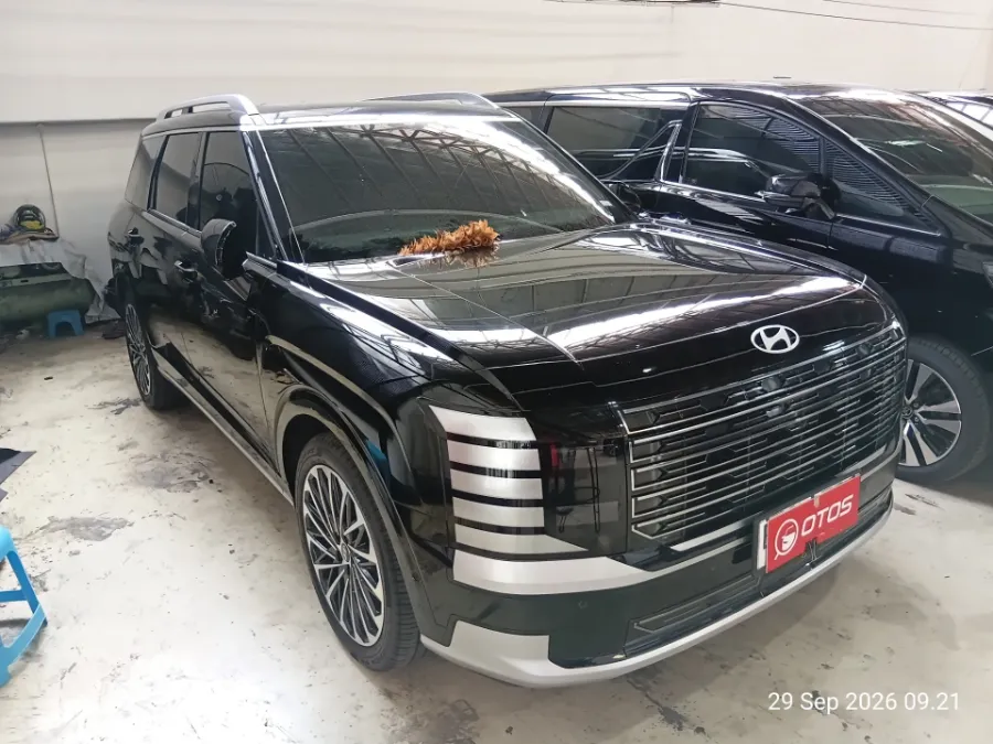 Foto Mobil Bekas Kanan Depan Hyundai Palisade Hybrid 2.5 Calligraphy tahun 2025