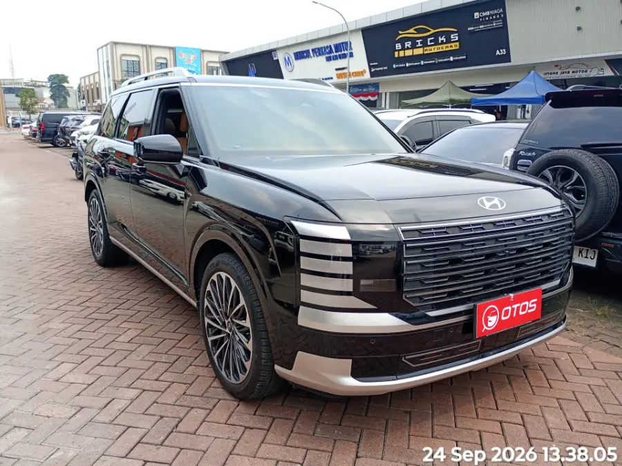 Foto Mobil Bekas Kanan Depan Hyundai Palisade Hybrid 2.5 Calligraphy tahun 2025