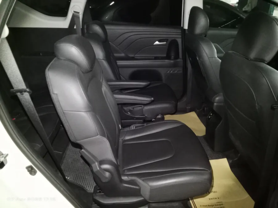 Foto Mobil Bekas Kabin Belakang Hyundai Stargazer 1.5 Active tahun 2022