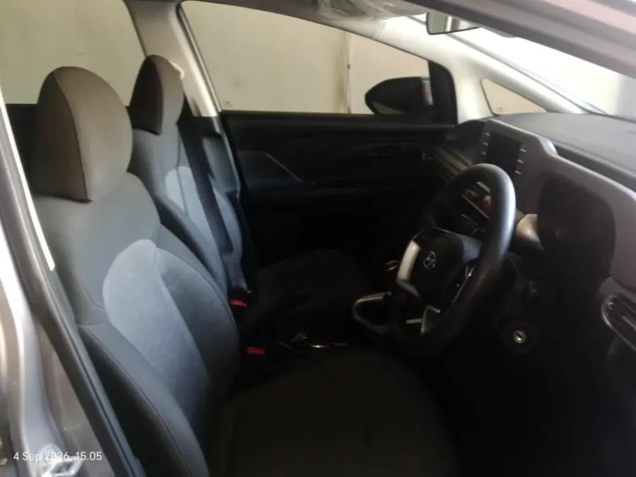 Foto Mobil Bekas Kabin Depan Hyundai Stargazer 1.5 Active tahun 2023