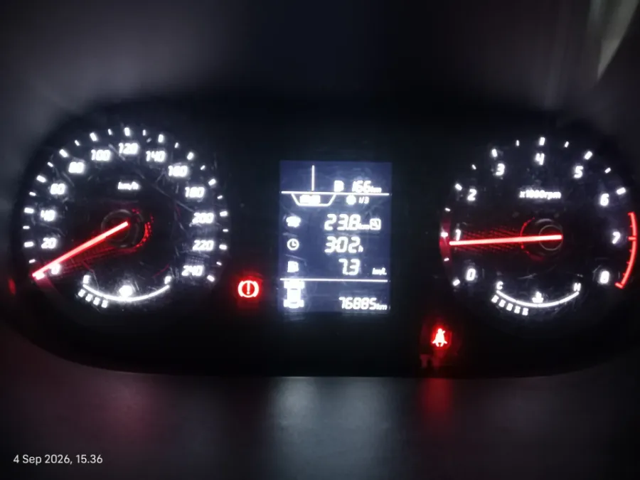 Foto Mobil Bekas Odometer Hyundai Stargazer 1.5 Active tahun 2023