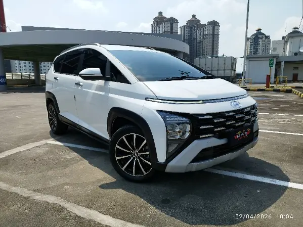 2023 Hyundai Stargazer 1.5 Essential Tech - Foto 1 dari 10