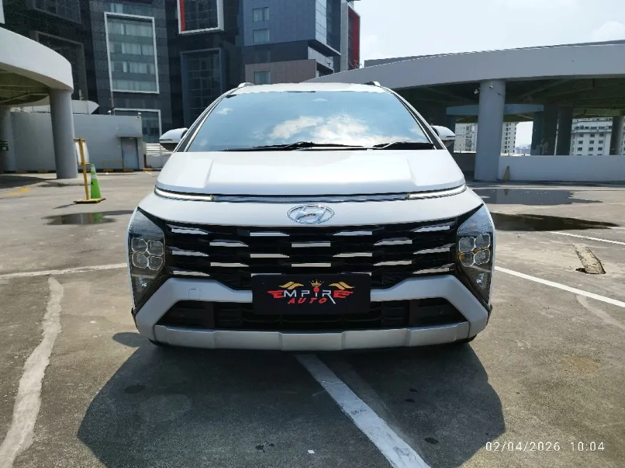 Foto Mobil Bekas Tampak Depan Hyundai Stargazer 1.5 Essential Tech tahun 2023