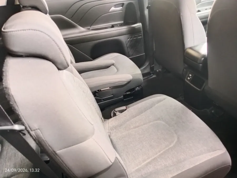 Foto Mobil Bekas Kabin Belakang Hyundai Stargazer 1.5 Essential Tech tahun 2025
