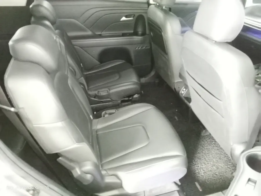 Foto Mobil Bekas Kabin Belakang Hyundai Stargazer 1.5 Prime tahun 2022