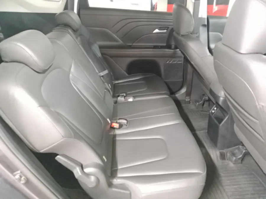 Foto Mobil Bekas Kabin Belakang Hyundai Stargazer 1.5 Prime tahun 2022