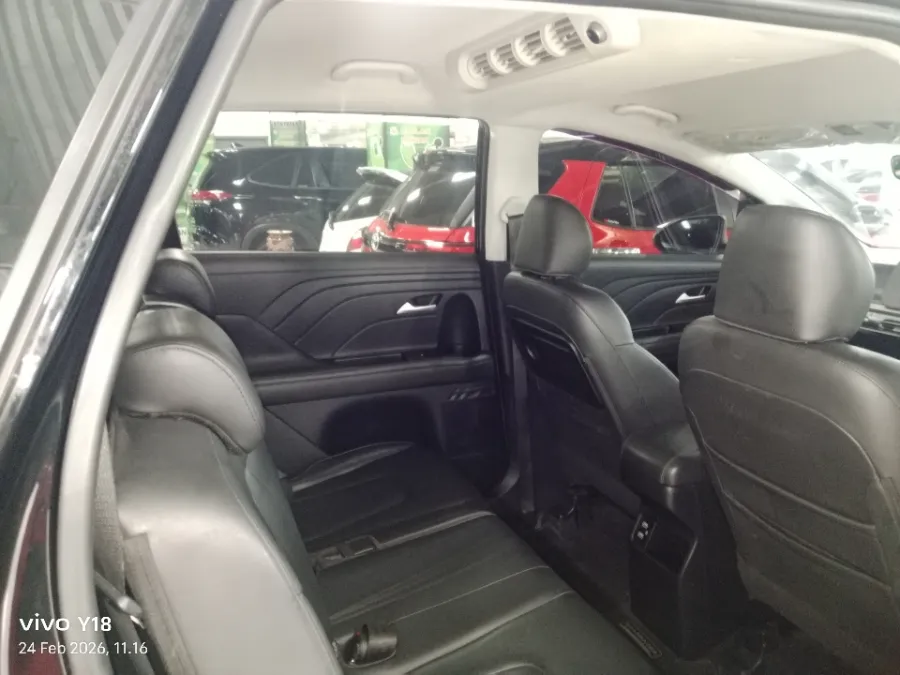Foto Mobil Bekas Kabin Belakang Hyundai Stargazer 1.5 Prime tahun 2022
