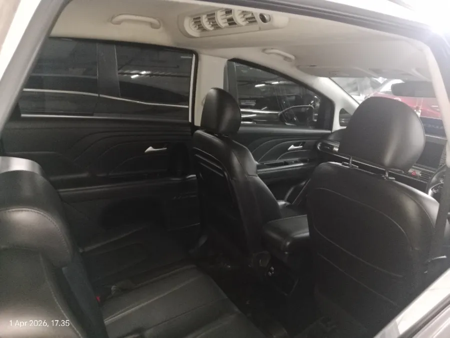Foto Mobil Bekas Kabin Belakang Hyundai Stargazer 1.5 Prime tahun 2022
