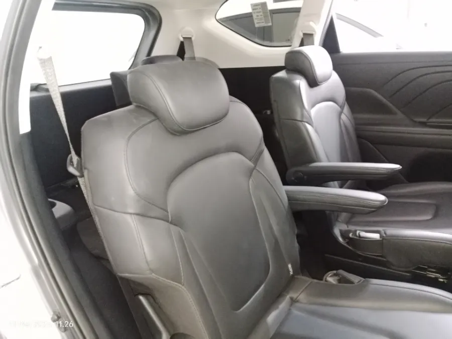 Foto Mobil Bekas Kabin Belakang Hyundai Stargazer 1.5 Prime tahun 2022