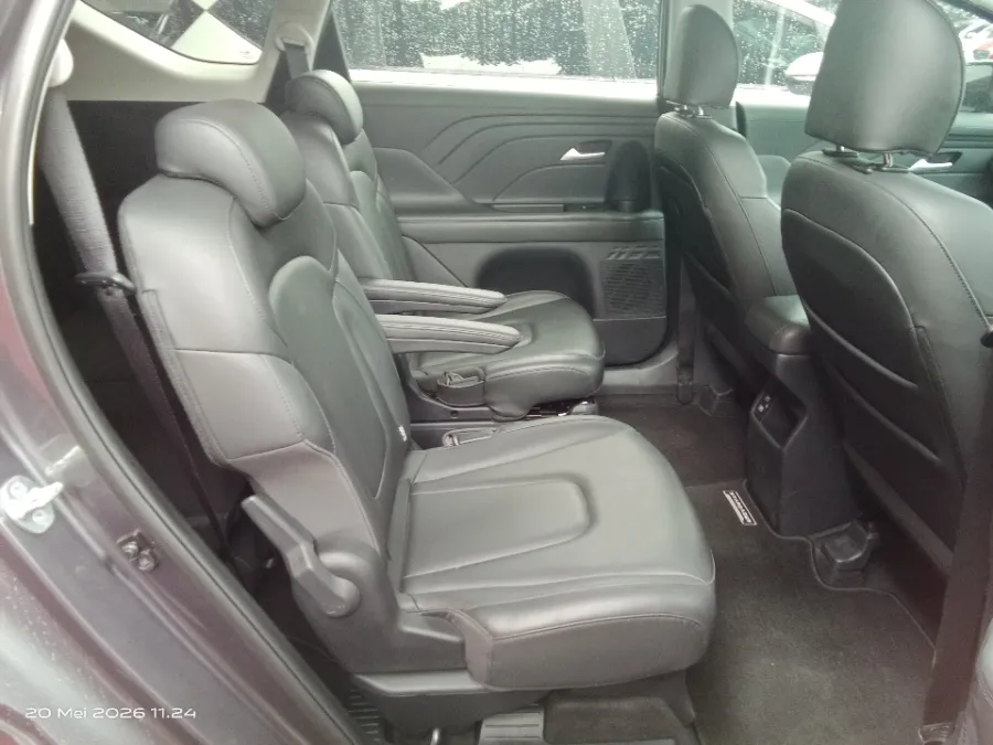 Foto Mobil Bekas Kabin Belakang Hyundai Stargazer 1.5 Prime tahun 2022
