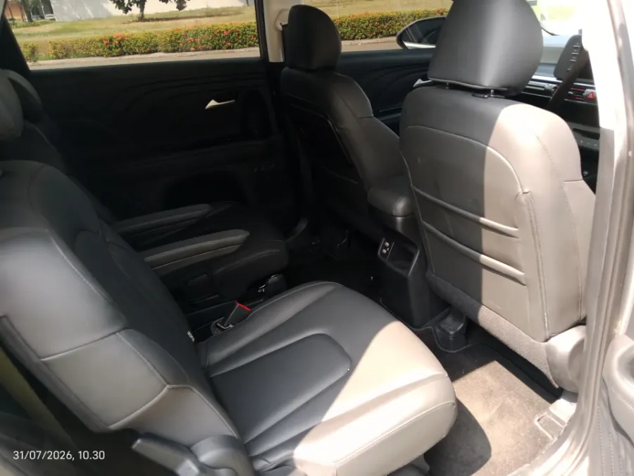 Foto Mobil Bekas Kabin Belakang Hyundai Stargazer 1.5 Prime tahun 2022