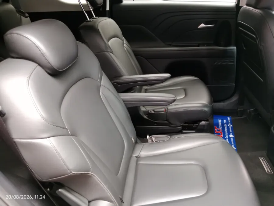 Foto Mobil Bekas Kabin Belakang Hyundai Stargazer 1.5 Prime tahun 2022