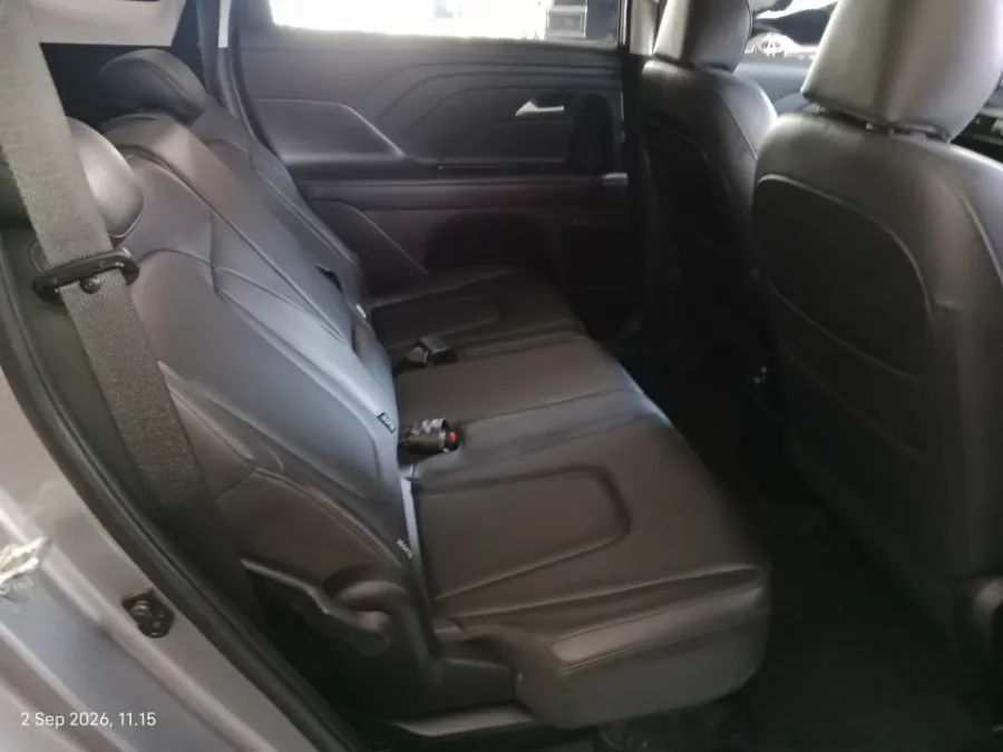 Foto Mobil Bekas Kabin Belakang Hyundai Stargazer 1.5 Prime tahun 2022