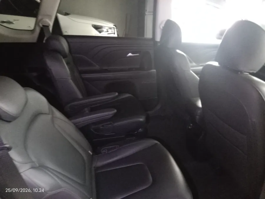 Foto Mobil Bekas Kabin Belakang Hyundai Stargazer 1.5 Prime tahun 2022