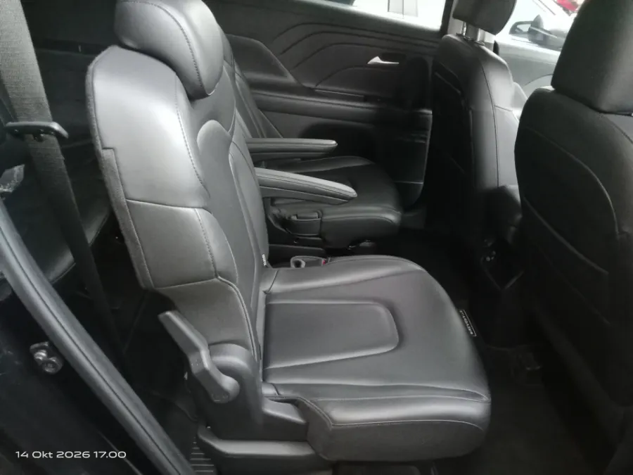 Foto Mobil Bekas Kabin Belakang Hyundai Stargazer 1.5 Prime tahun 2022